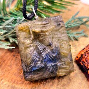Unique Nature Labradorite Flashy Carved Crossover Boatman Pendant Necklace